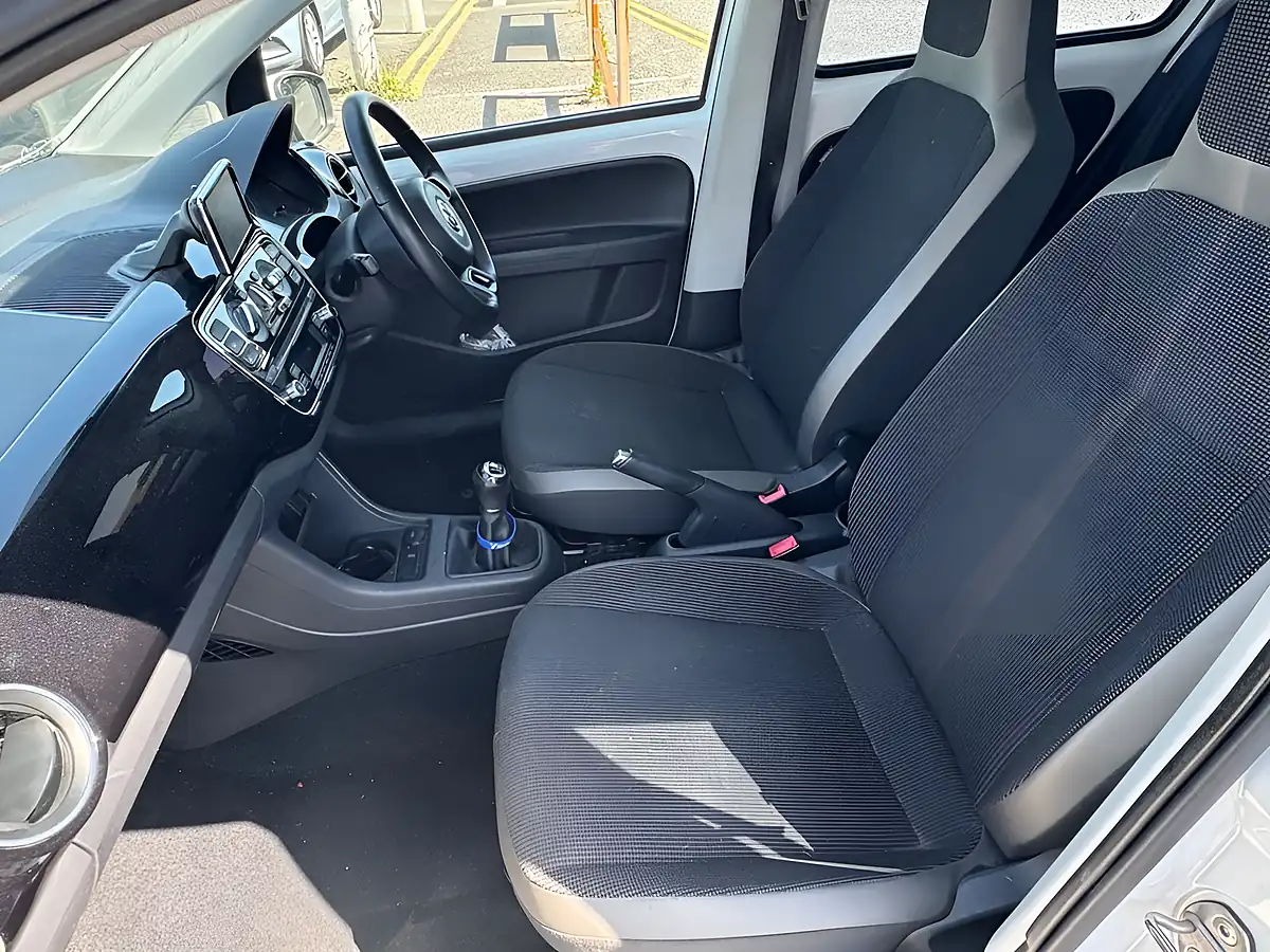Used 2015 Volkswagen Up! High Up! White - Interior and Exterior details 12