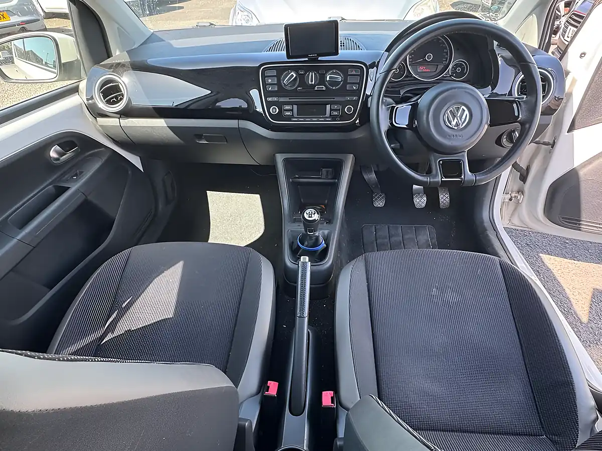 Used 2015 Volkswagen Up! High Up! White - Interior and Exterior details 14
