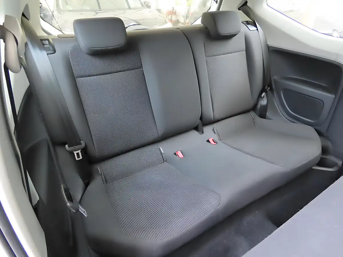 Used 2015 Volkswagen Up! High Up! White - Interior and Exterior details 10