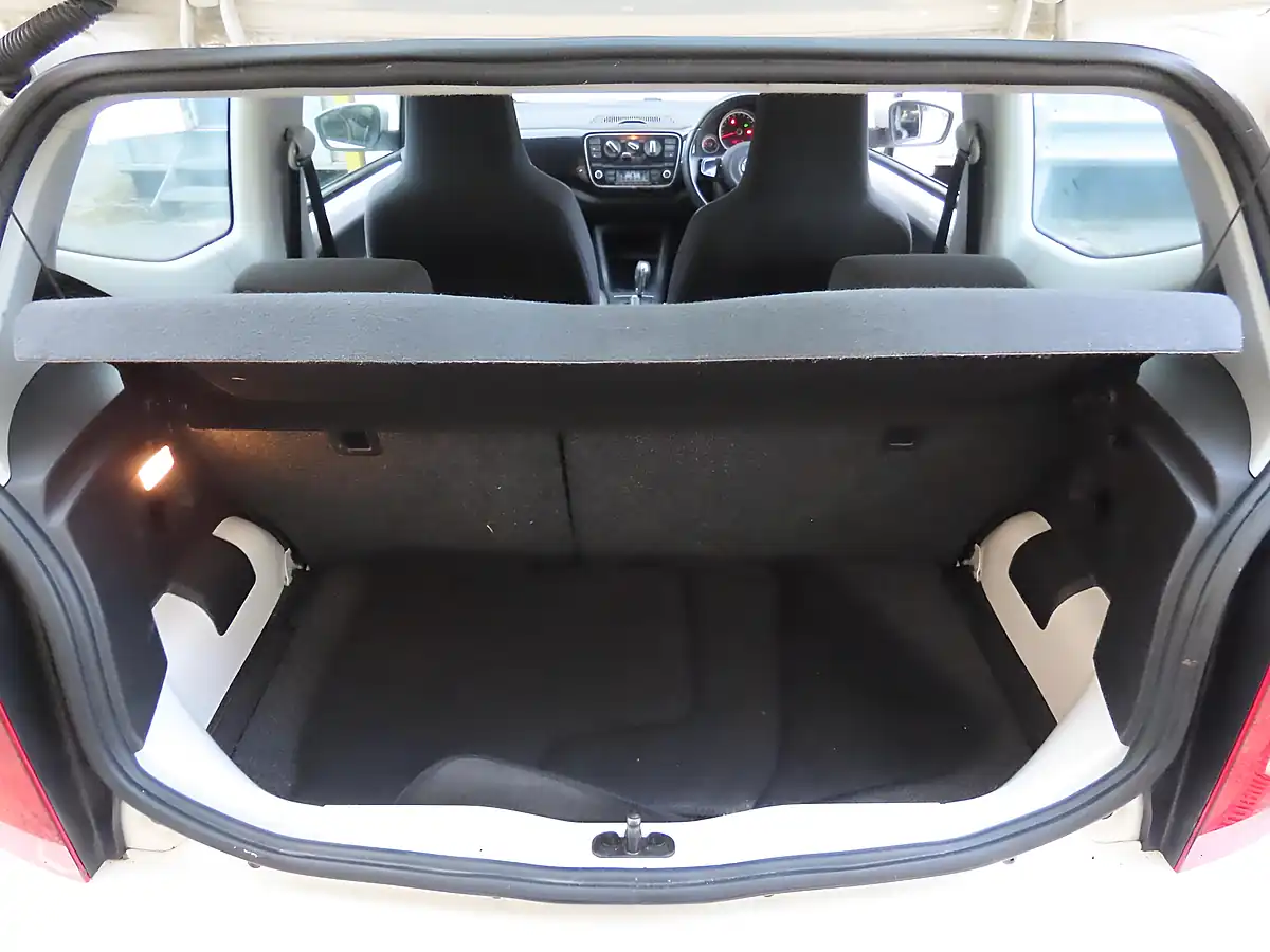 Used 2015 Volkswagen Up! High Up! White - Interior and Exterior details 6