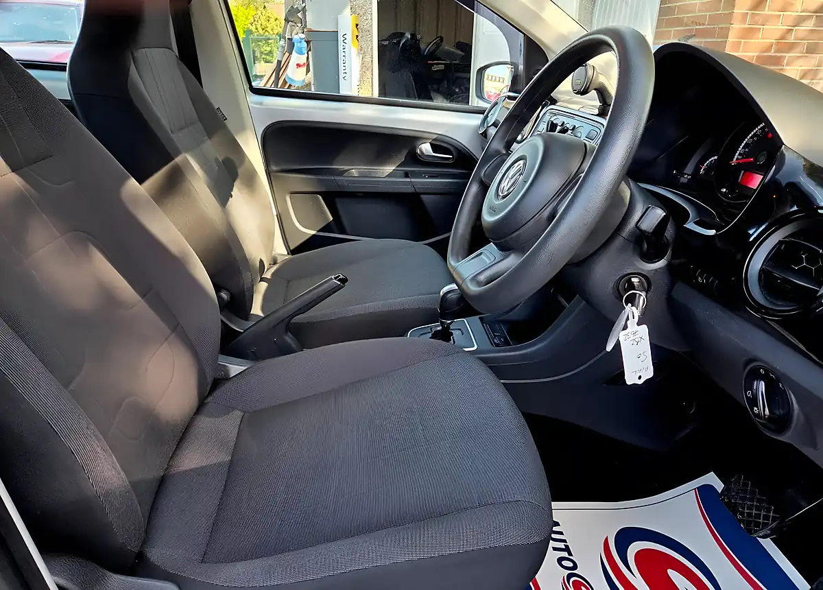 Used 2015 Volkswagen Up Move Silver - Interior and Exterior details 10