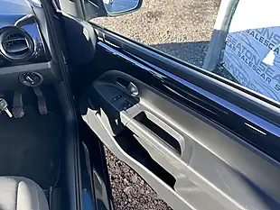 Used 2015 Volkswagen Up Move Up! Black - Interior and Exterior details 9