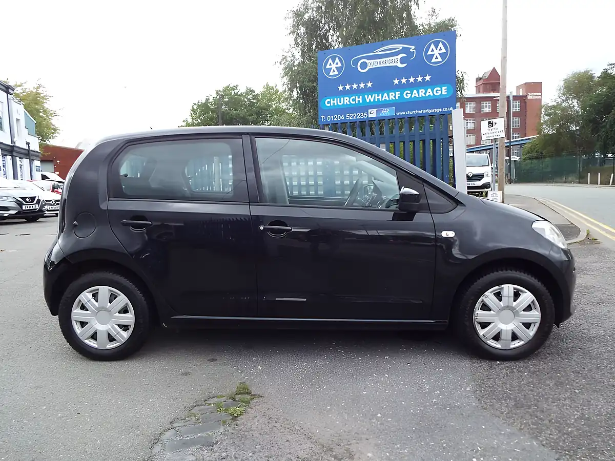 Used 2015 Volkswagen Up! Move Up! Black - Interior and Exterior details 8