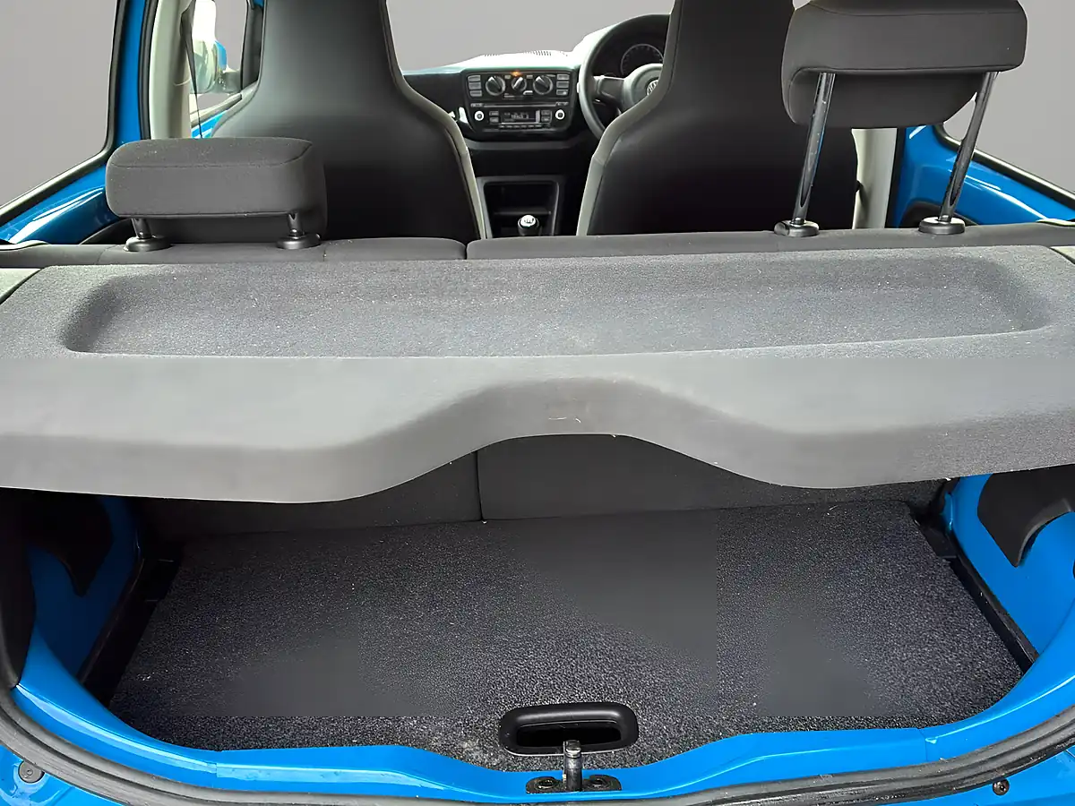 Used 2015 Volkswagen Up! Move Up! Blue - Interior and Exterior details 4