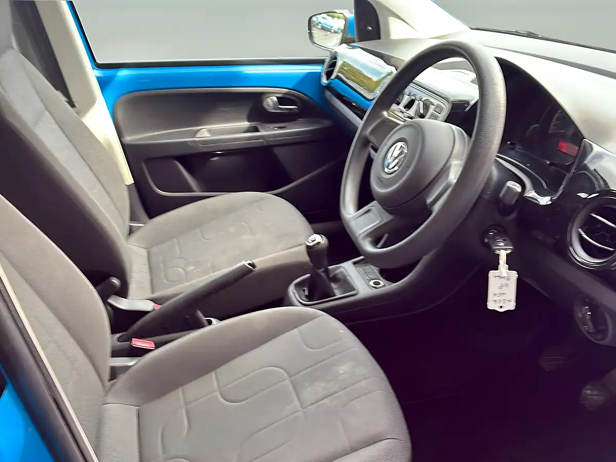 Used 2015 Volkswagen Up! Move Up! Blue - Interior and Exterior details 6