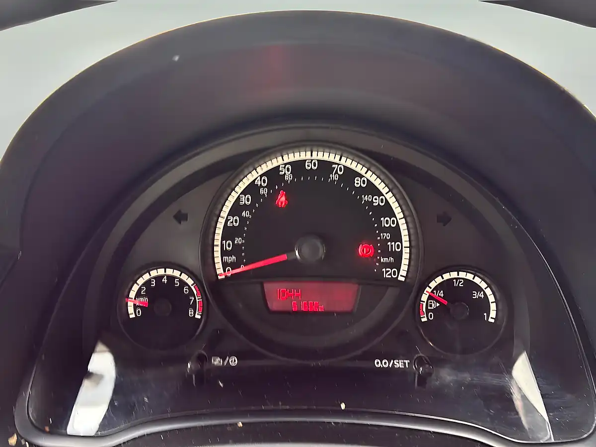 Used 2015 Volkswagen Up! Move Up! Blue - Interior and Exterior details 7