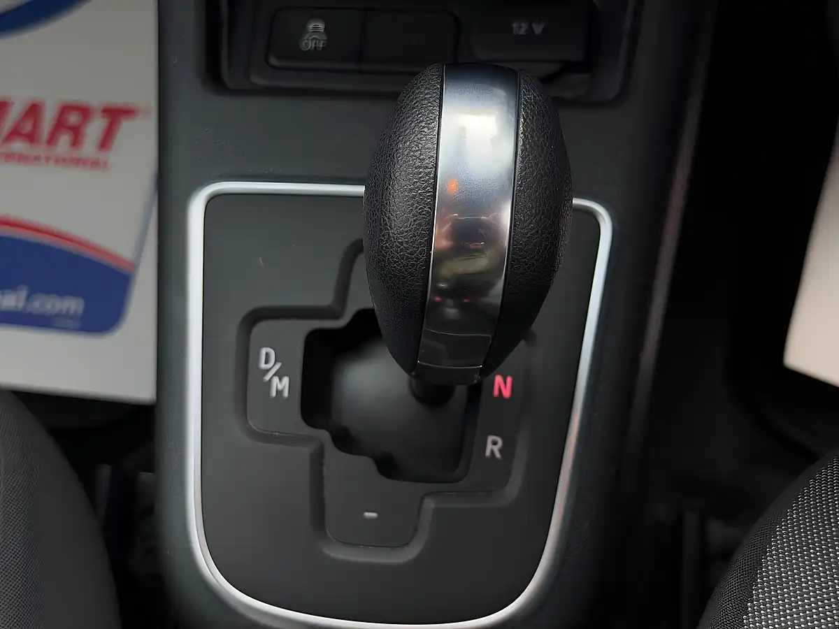 Used 2015 Volkswagen Up! Move Up! Red - Interior and Exterior details 17