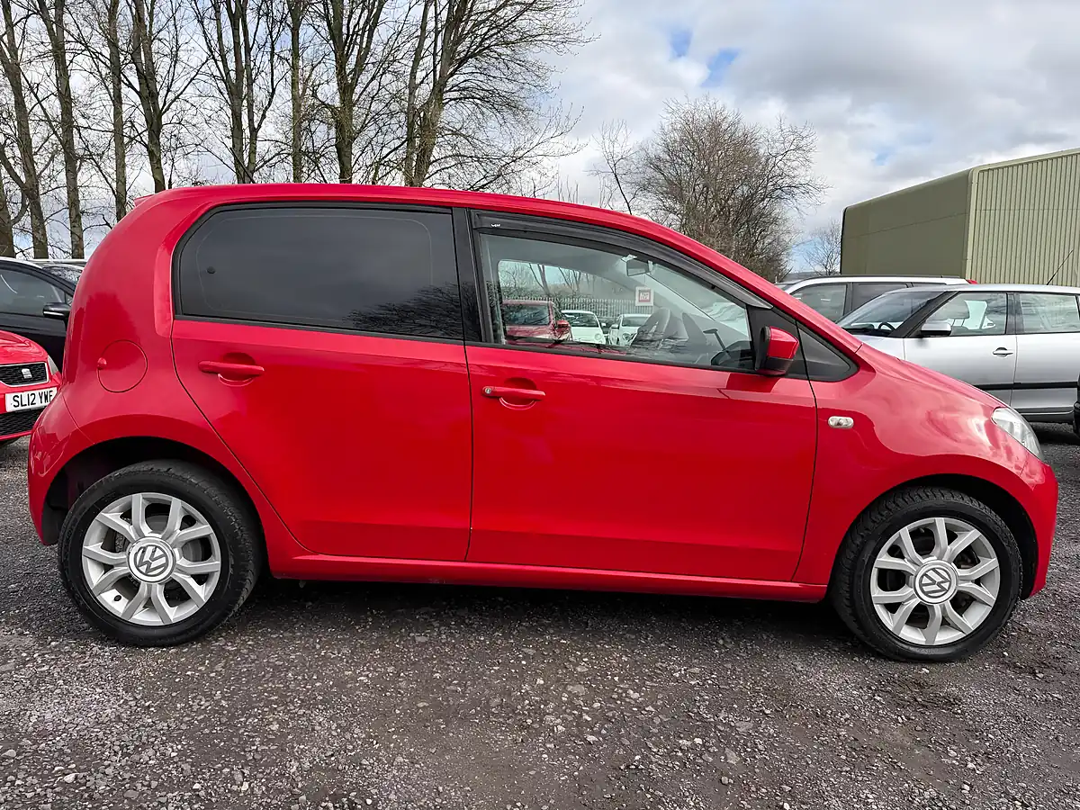 Used 2015 Volkswagen Up! Move Up! Red - Interior and Exterior details 3