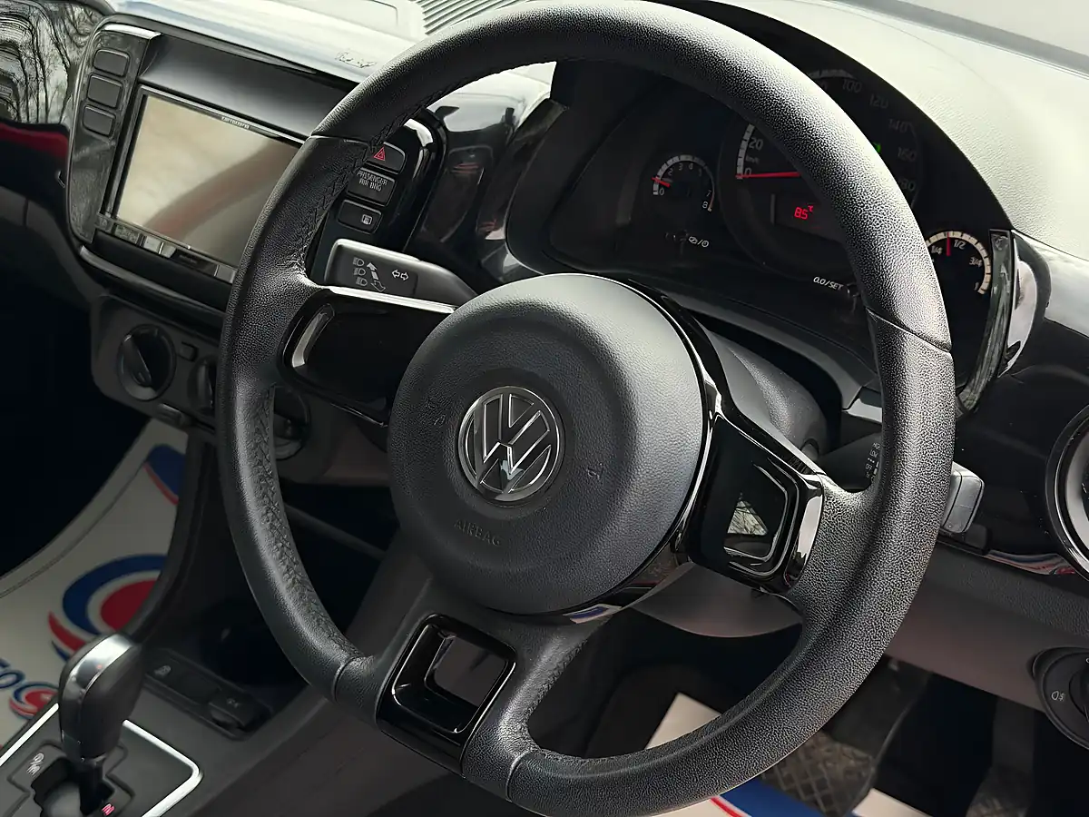 Used 2015 Volkswagen Up! Move Up! Red - Interior and Exterior details 8