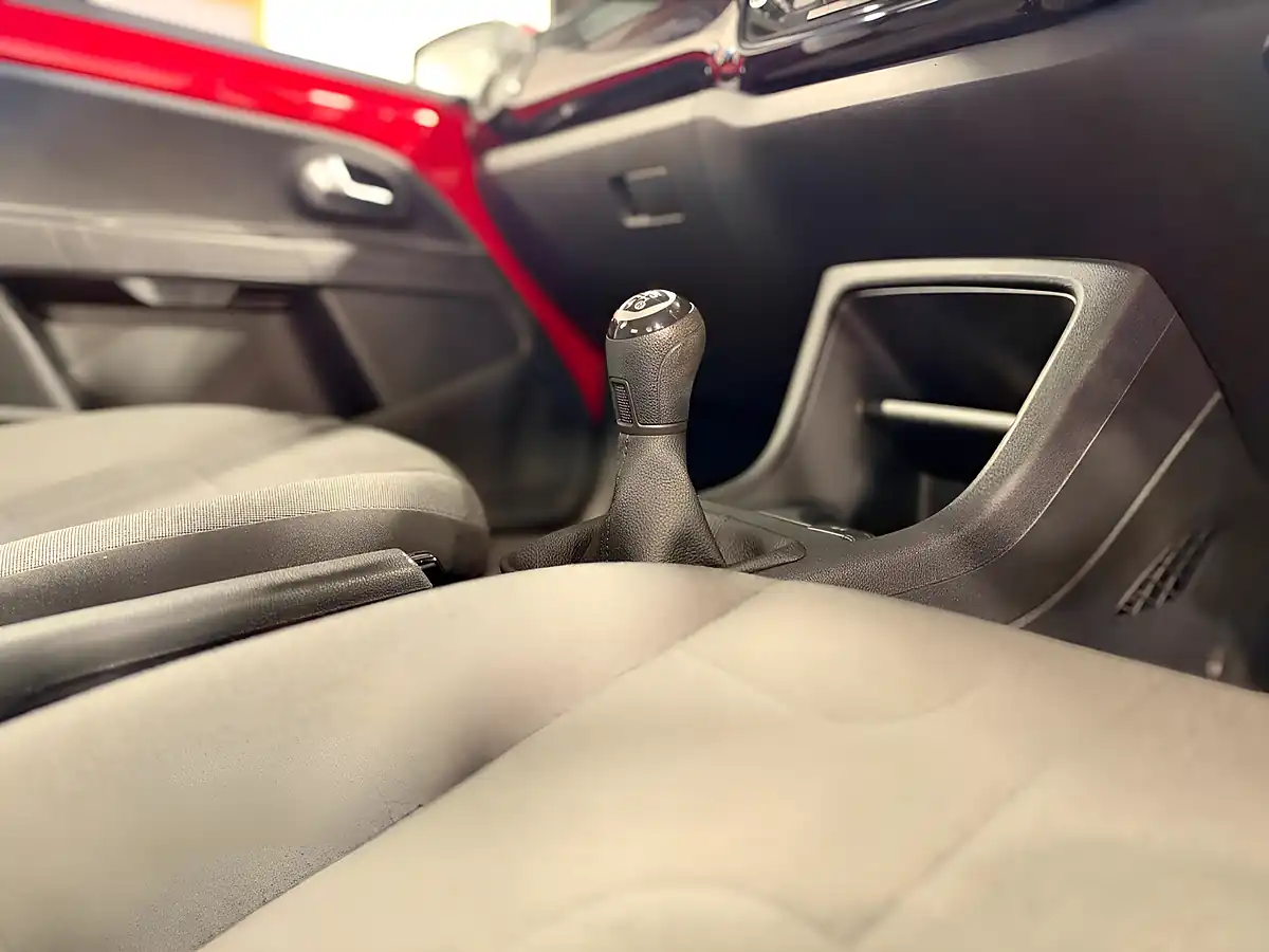 Used 2015 Volkswagen Up! Move Up! Red - Interior and Exterior details 14
