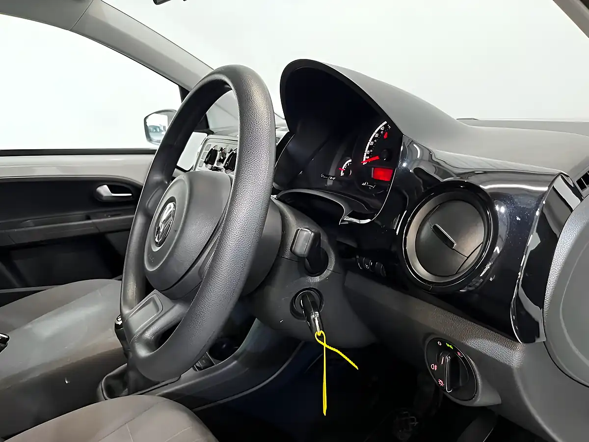 Used 2015 Volkswagen Up! Move Up! White - Interior and Exterior details 16