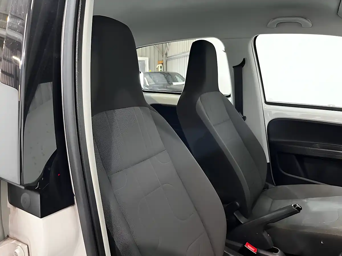 Used 2015 Volkswagen Up! Move Up! White - Interior and Exterior details 18