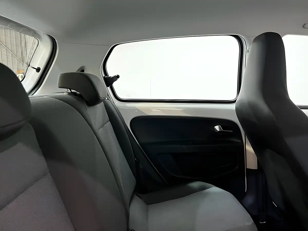 Used 2015 Volkswagen Up! Move Up! White - Interior and Exterior details 19