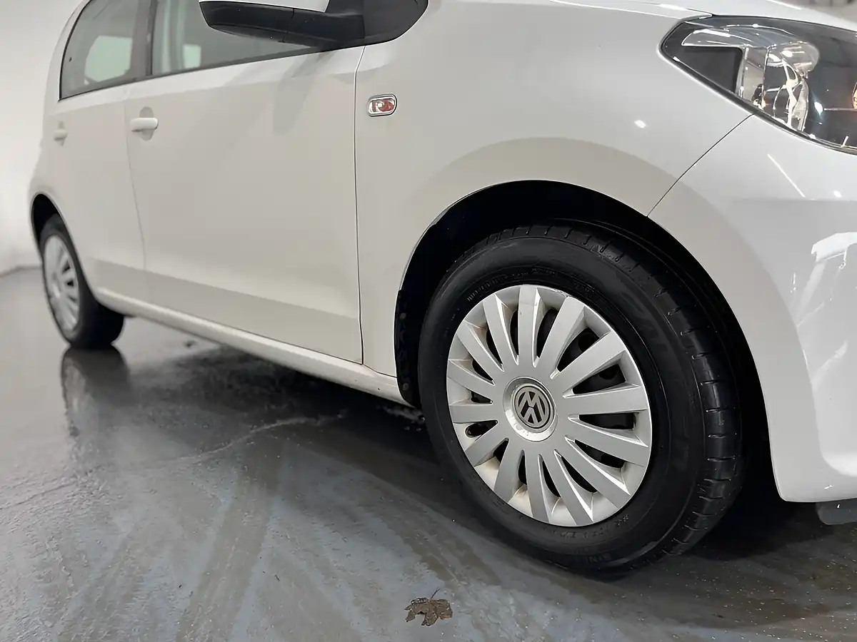 Used 2015 Volkswagen Up! Move Up! White - Interior and Exterior details 7