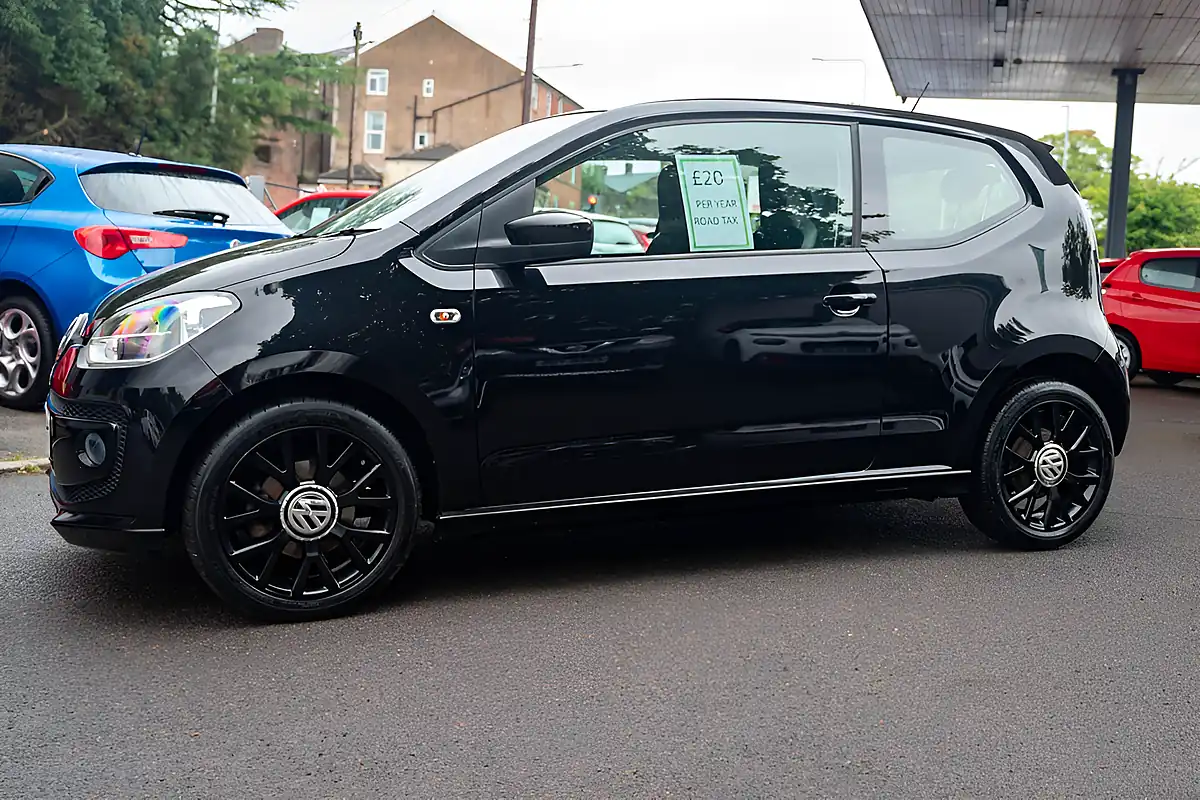 Used 2015 Volkswagen Up Rock Up Deep Black Pearl - Interior and Exterior details 4