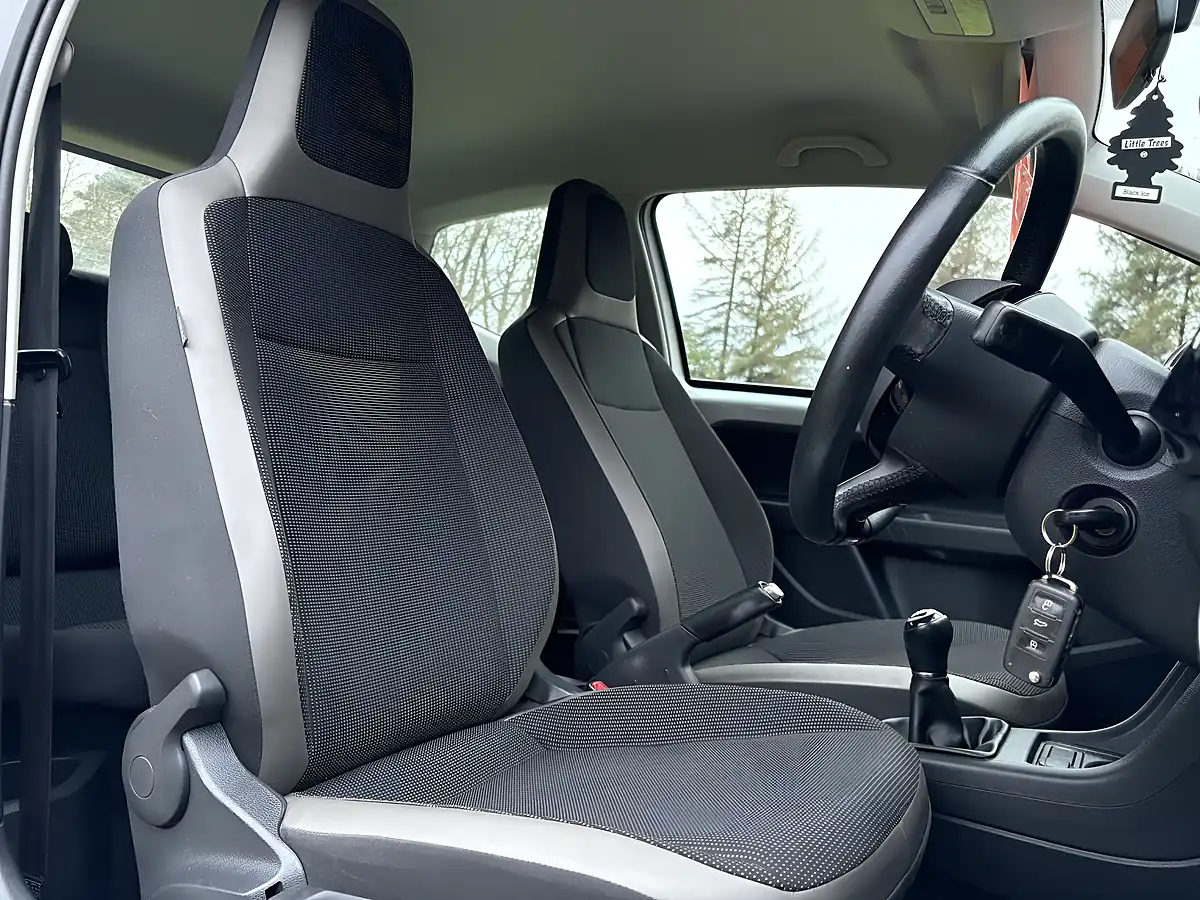 Used 2015 Volkswagen Up Silver - Interior and Exterior details 11