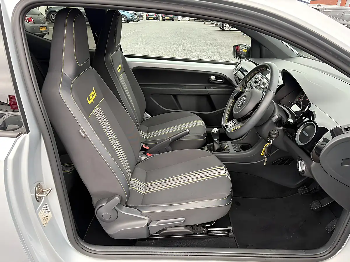 Used 2015 Volkswagen Up! Street Up! Silver - Interior and Exterior details 11
