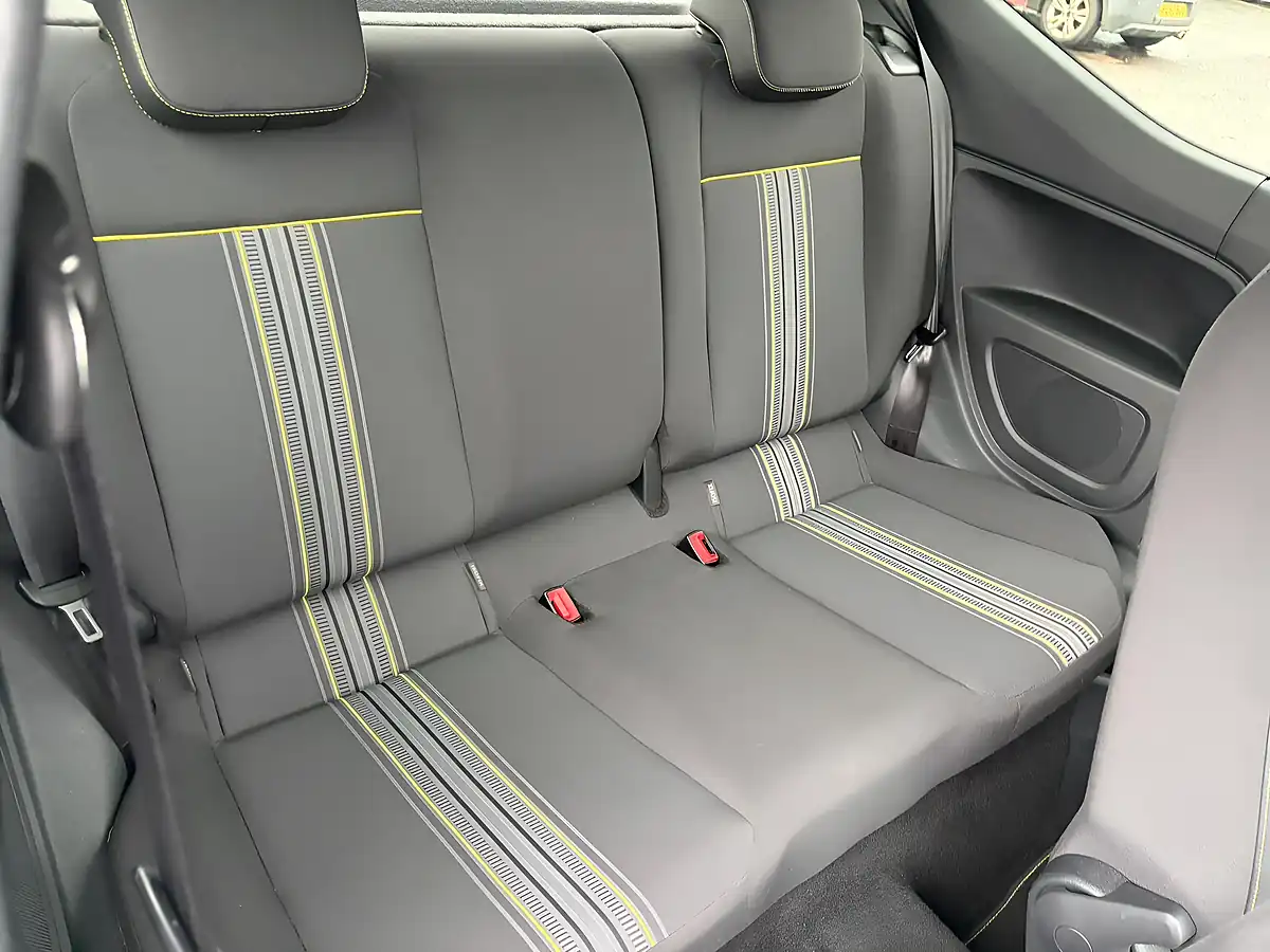 Used 2015 Volkswagen Up! Street Up! Silver - Interior and Exterior details 12