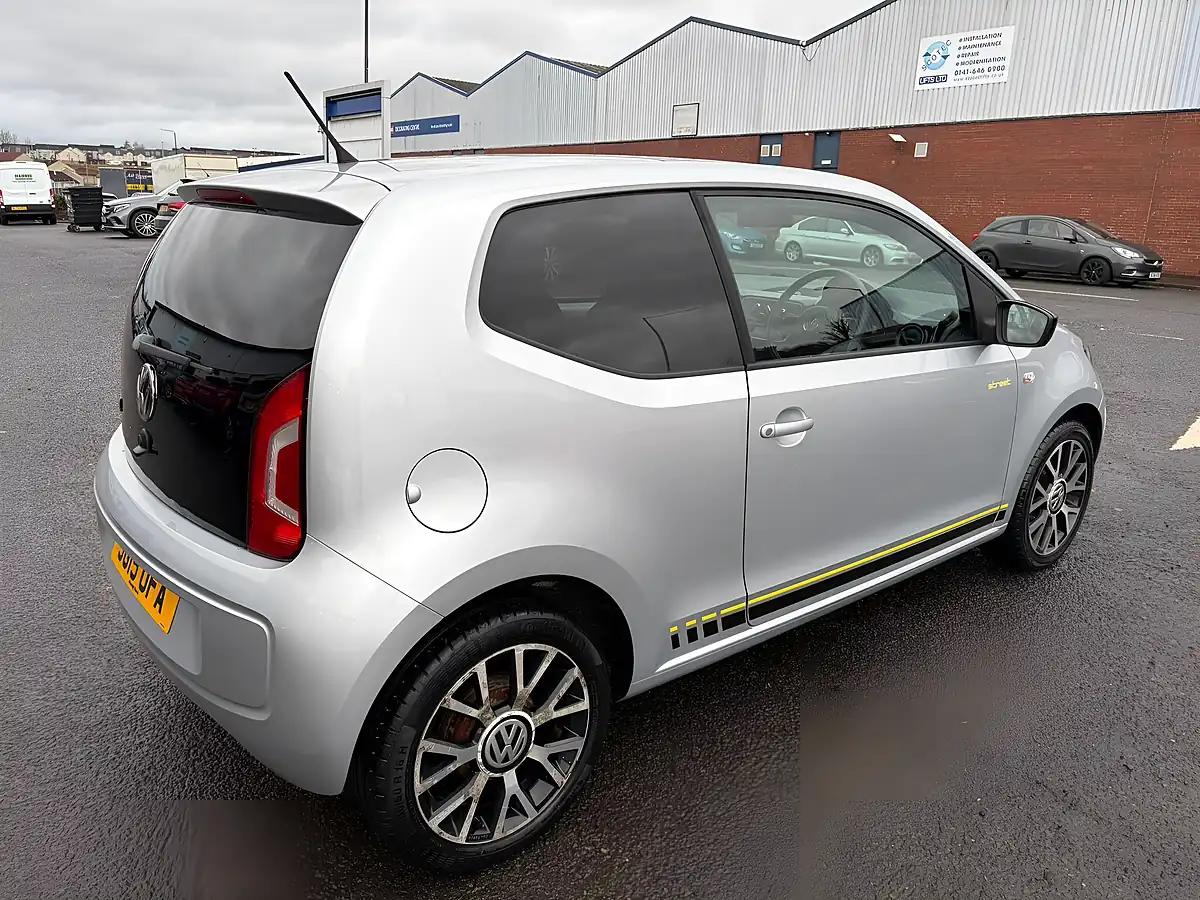 Used 2015 Volkswagen Up! Street Up! Silver - Interior and Exterior details 5