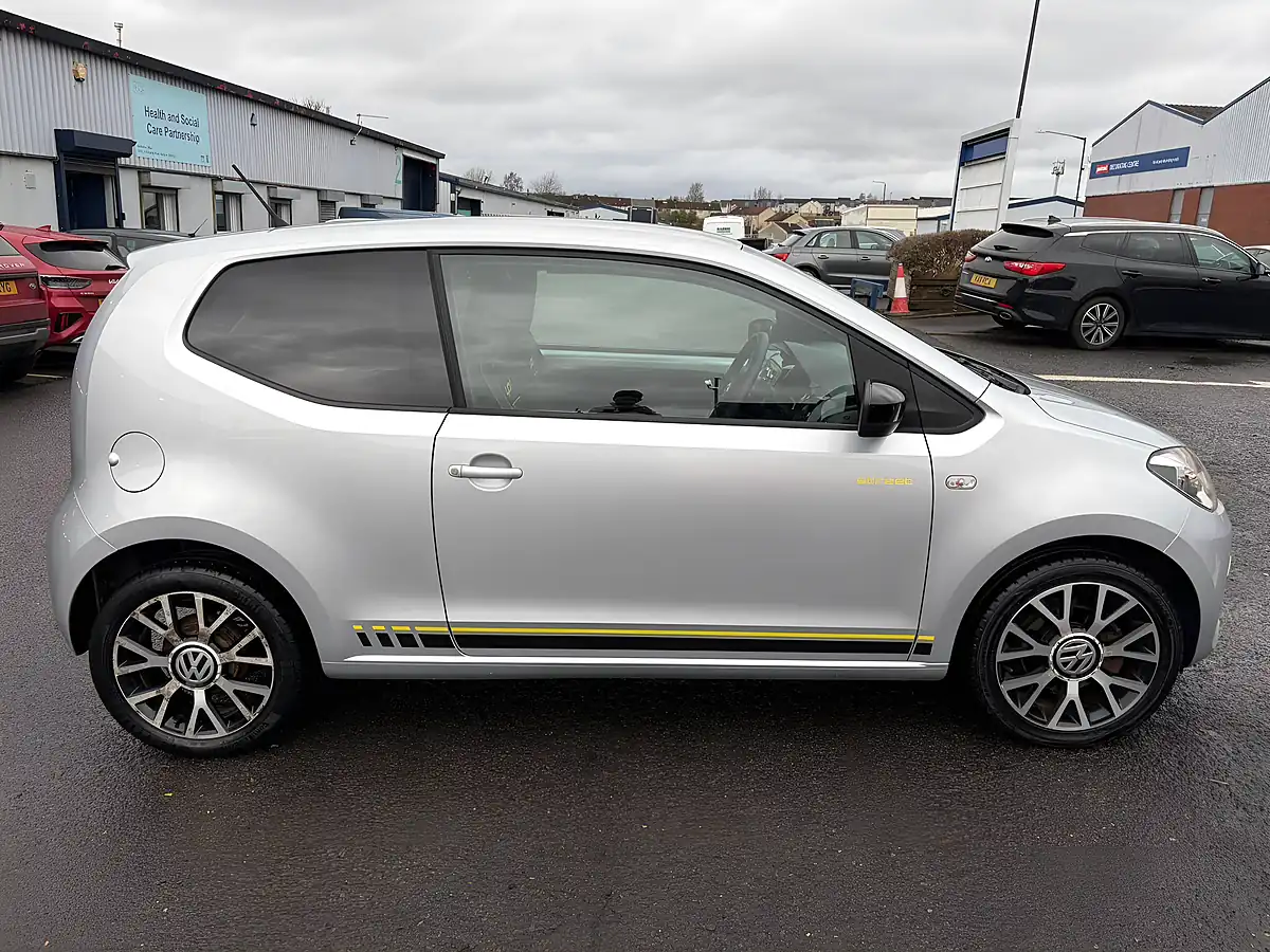 Used 2015 Volkswagen Up! Street Up! Silver - Interior and Exterior details 6