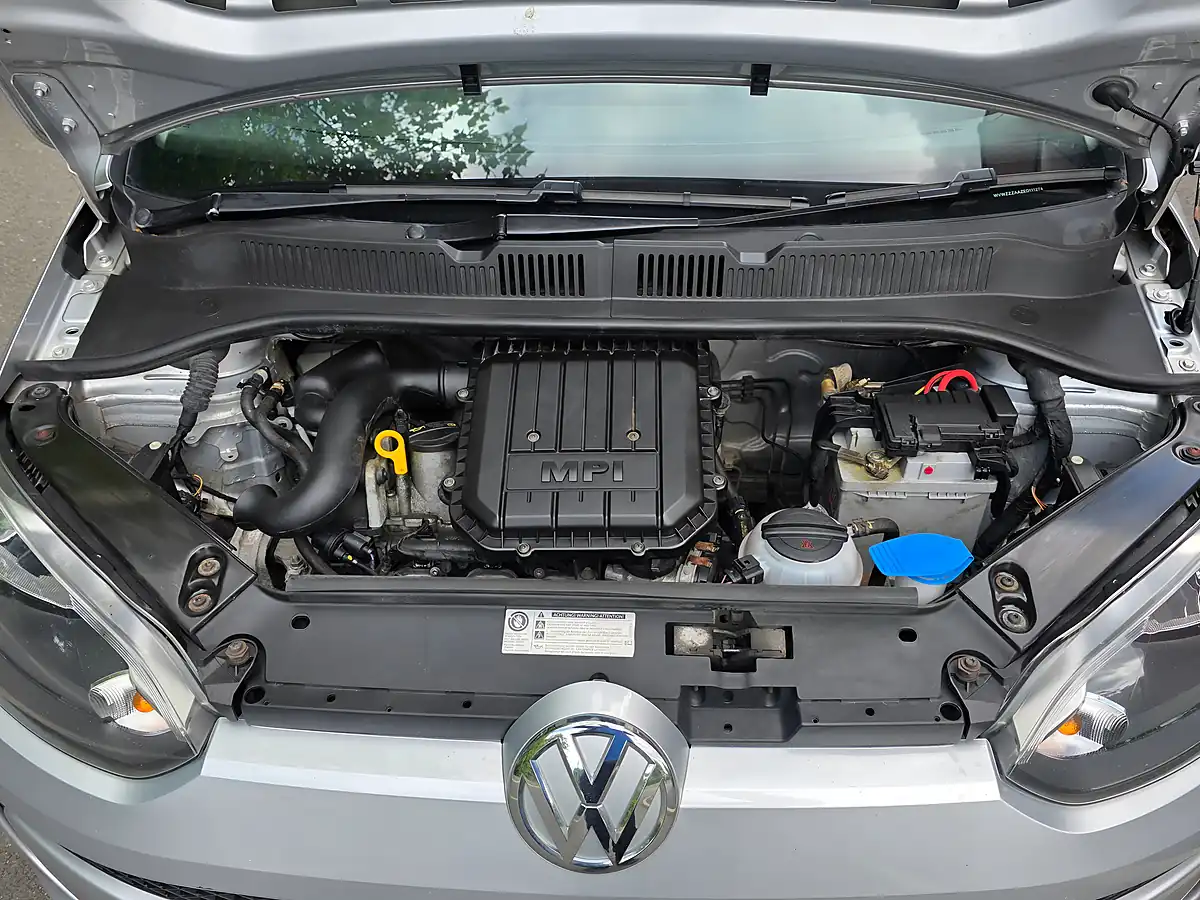 Used 2015 Volkswagen Up! Take Up! Silver - Interior and Exterior details 18