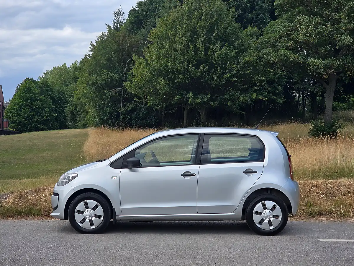 Used 2015 Volkswagen Up! Take Up! Silver - Interior and Exterior details 4