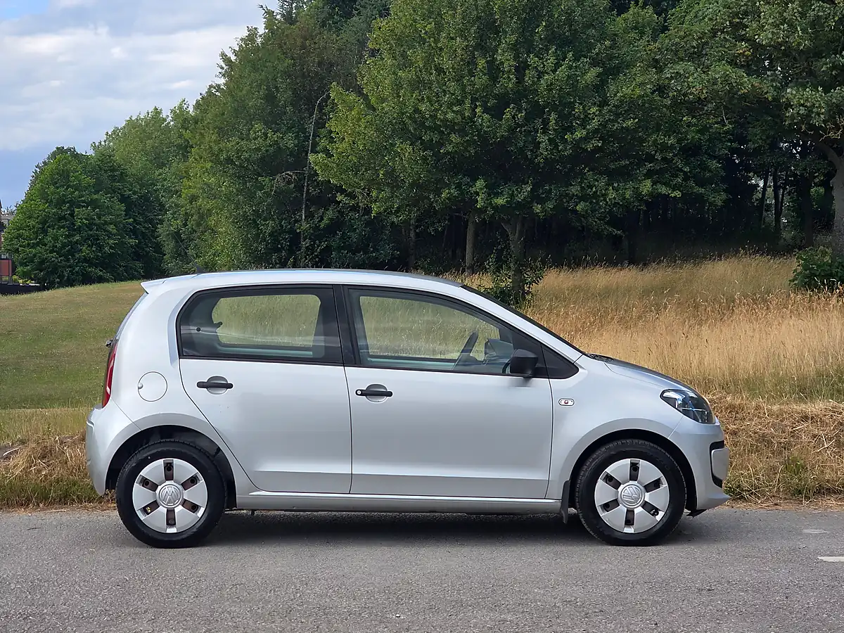 Used 2015 Volkswagen Up! Take Up! Silver - Interior and Exterior details 8