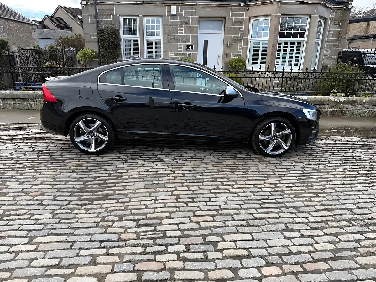 Used 2015 Volvo S60 R-Design Black - Interior and Exterior details 16