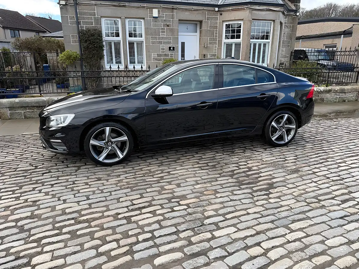 Used 2015 Volvo S60 R-Design Black - Interior and Exterior details 7