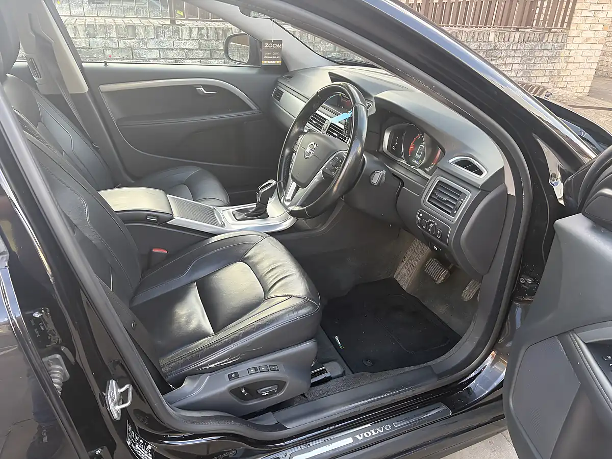 Used 2015 Volvo S80 Se Lux Black - Interior and Exterior details 10