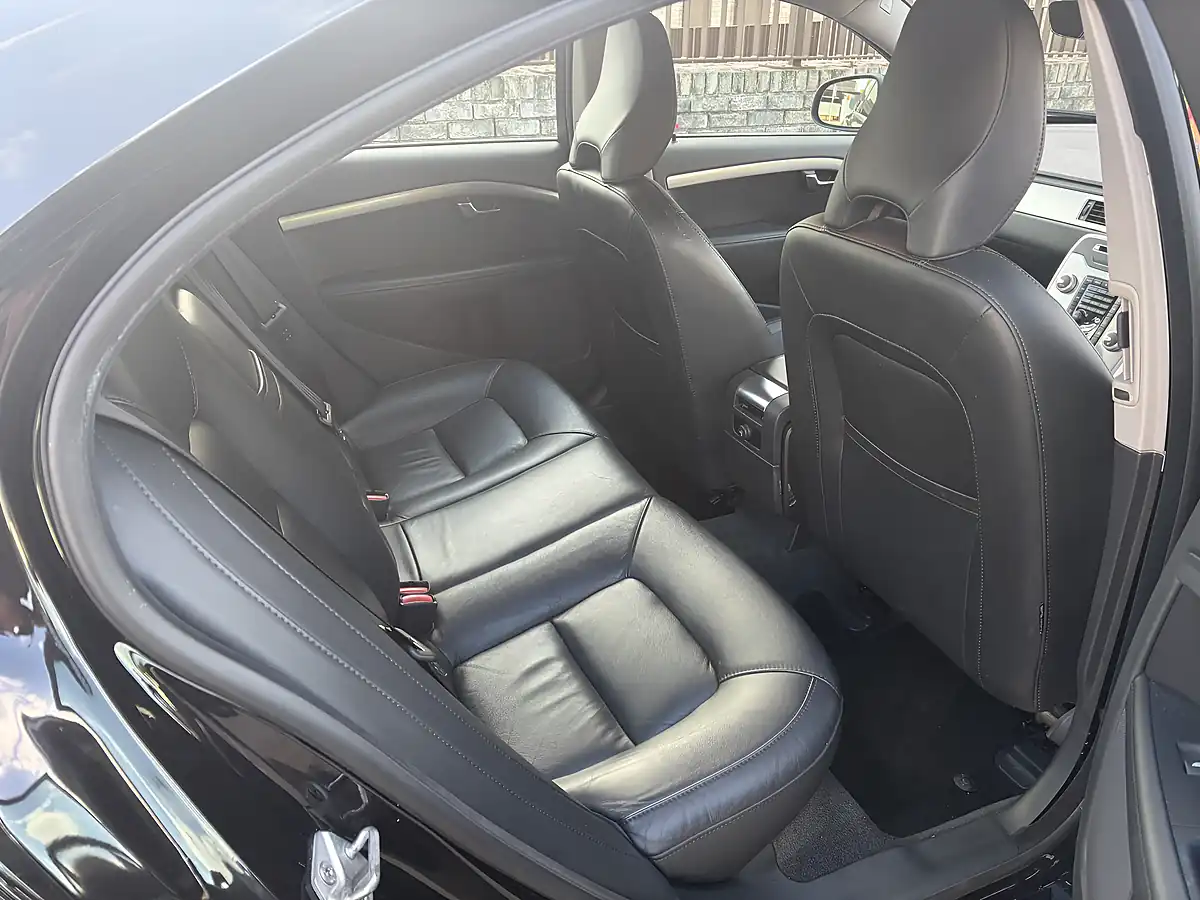 Used 2015 Volvo S80 Se Lux Black - Interior and Exterior details 11