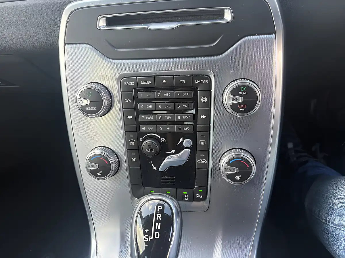 Used 2015 Volvo S80 Se Lux Black - Interior and Exterior details 14