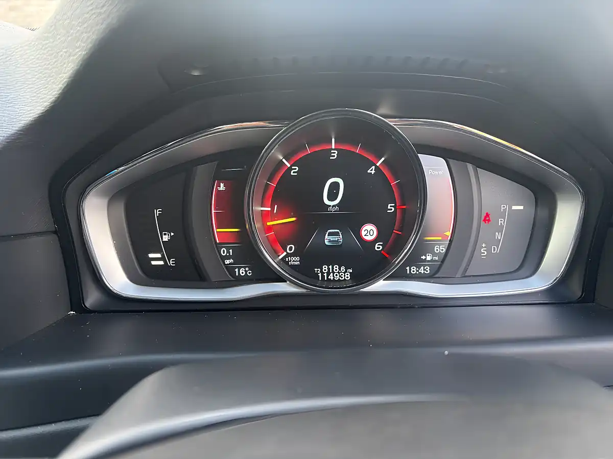 Used 2015 Volvo S80 Se Lux Black - Interior and Exterior details 17