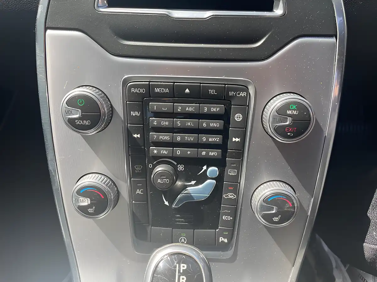 Used 2015 Volvo S80 Se Lux Grey - Interior and Exterior details 16