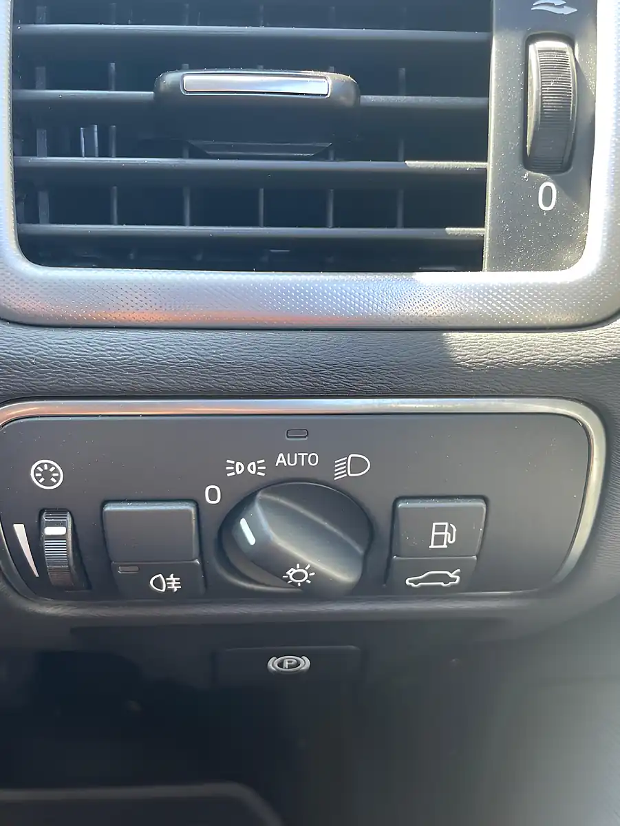 Used 2015 Volvo S80 Se Lux Grey - Interior and Exterior details 19