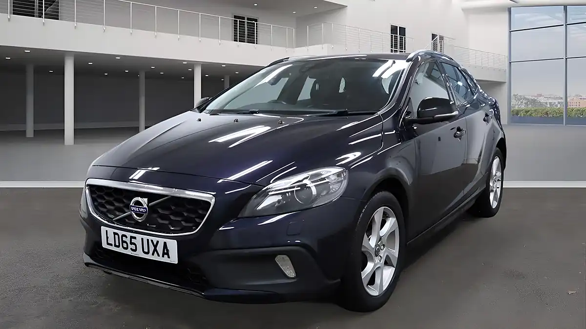 Used 2015 Volvo V40 Cross Country Lux Blue - Interior and Exterior details 2