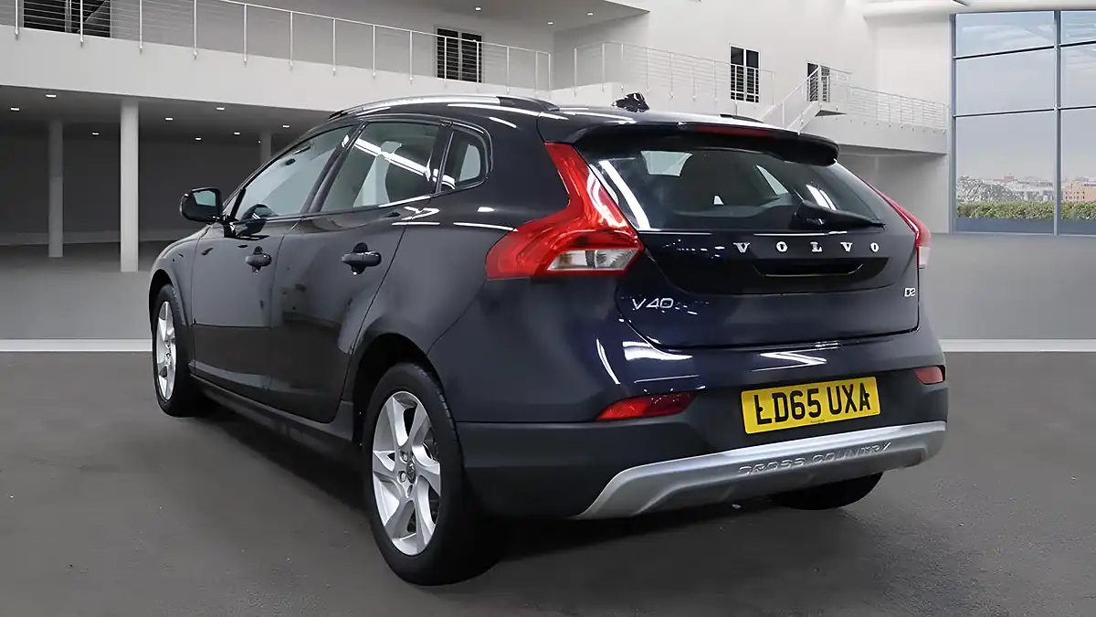 Used 2015 Volvo V40 Cross Country Lux Blue - Interior and Exterior details 3