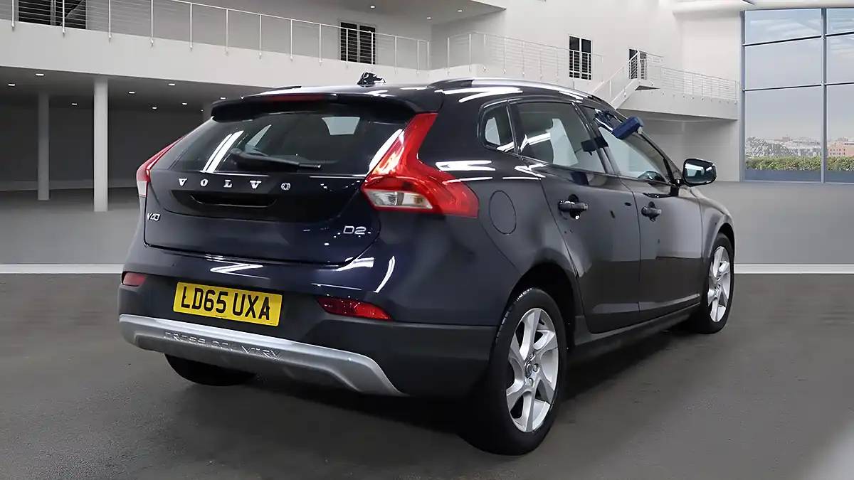 Used 2015 Volvo V40 Cross Country Lux Blue - Interior and Exterior details 4