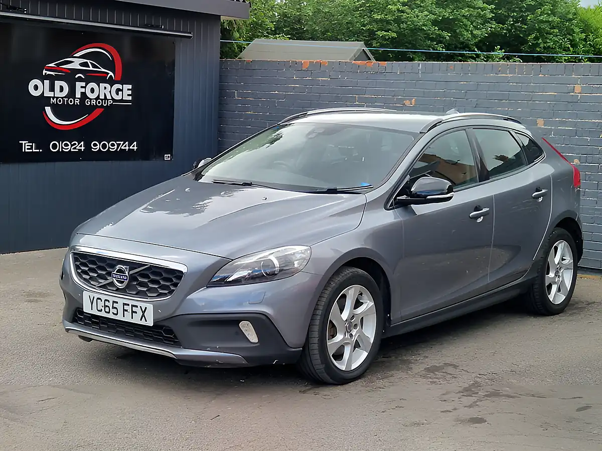 Used 2015 Volvo V40 Cross Country Lux Grey - Front View