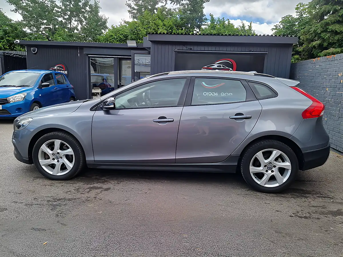 Used 2015 Volvo V40 Cross Country Lux Grey - Interior and Exterior details 6