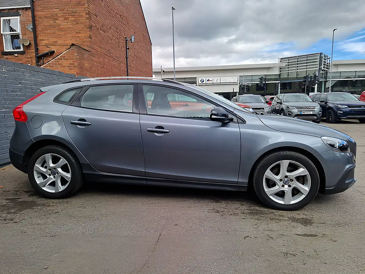 Used 2015 Volvo V40 Cross Country Lux Grey - Interior and Exterior details 7