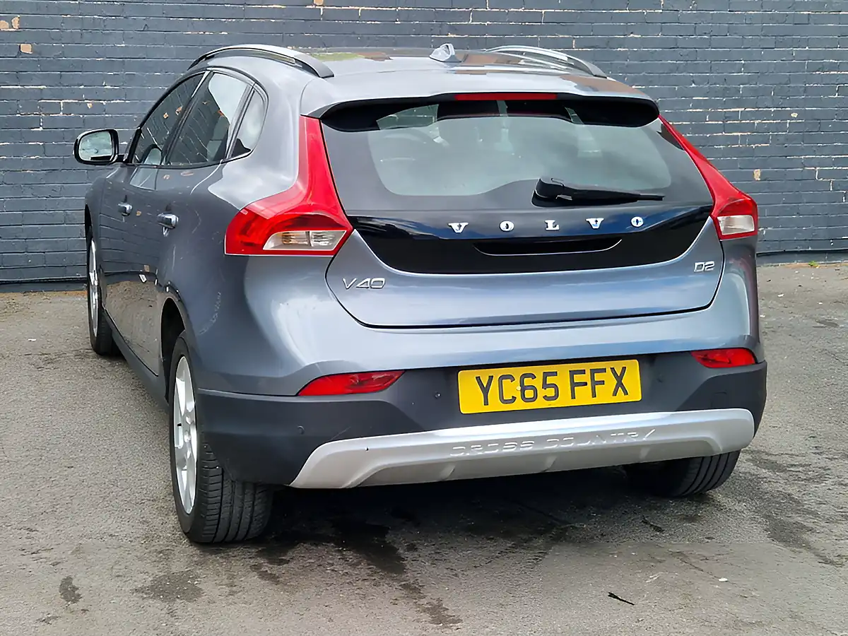 Used 2015 Volvo V40 Cross Country Lux Grey - Interior and Exterior details 8