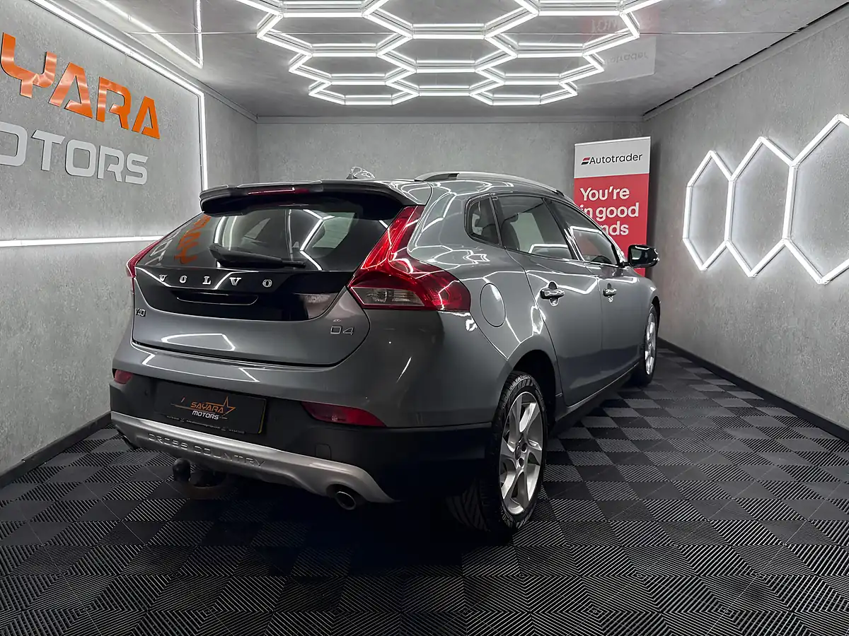 Used 2015 Volvo V40 Cross Country Lux Nav Grey - Interior and Exterior details 10