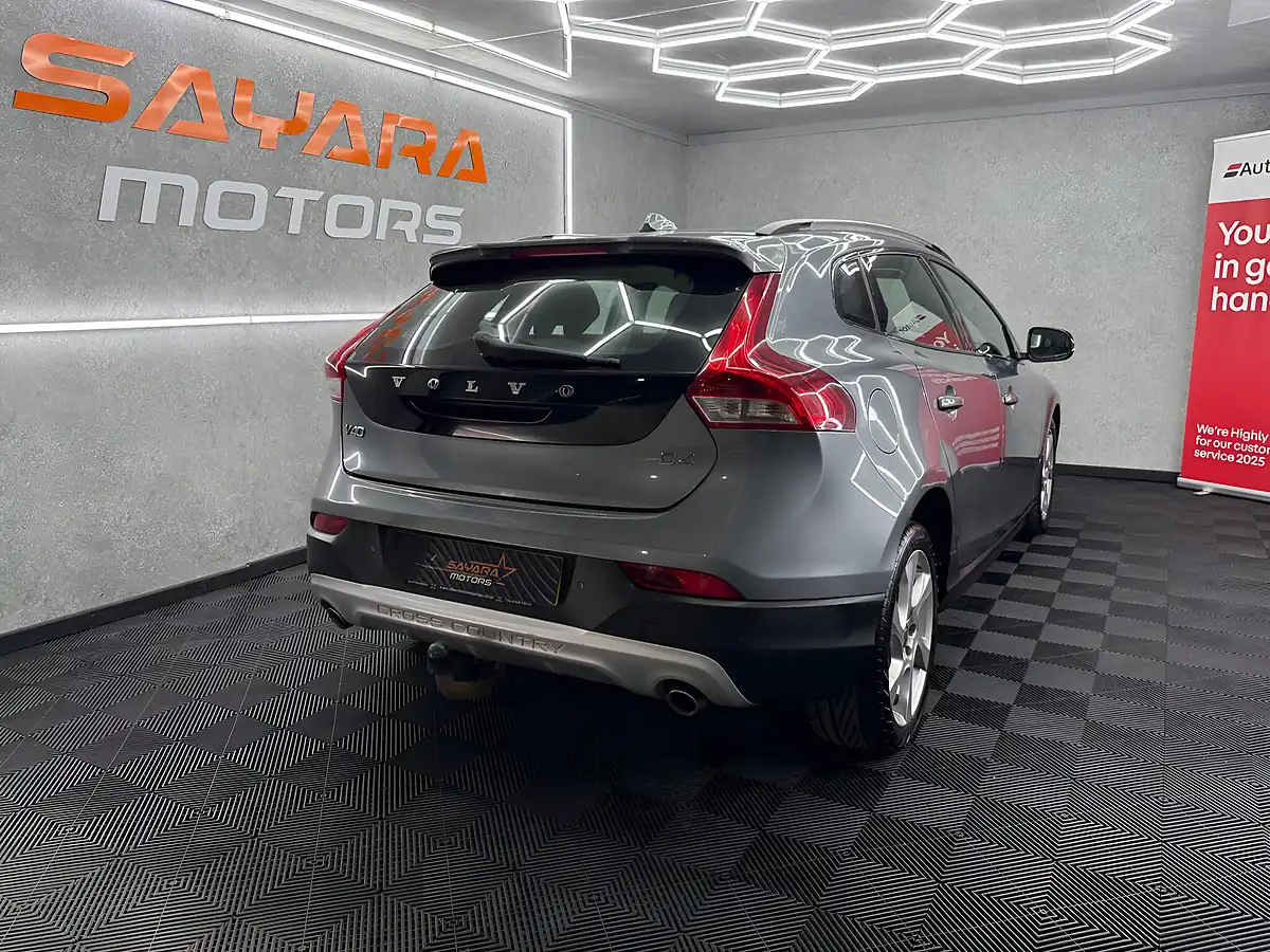 Used 2015 Volvo V40 Cross Country Lux Nav Grey - Interior and Exterior details 12