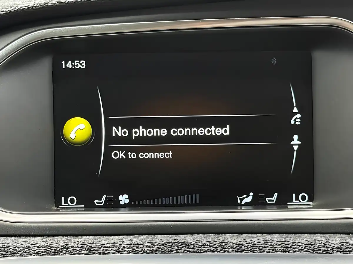 Used 2015 Volvo V40 Cross Country Lux Nav Grey - Interior and Exterior details 17