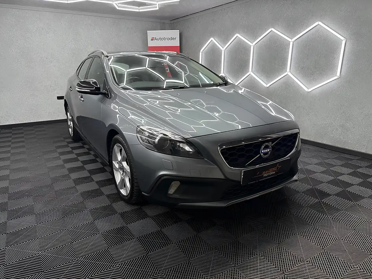 Used 2015 Volvo V40 Cross Country Lux Nav Grey - Interior and Exterior details 6