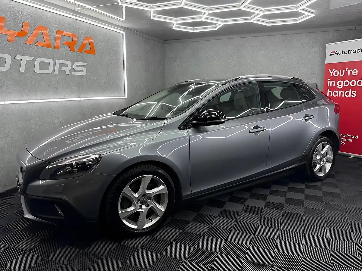 Used 2015 Volvo V40 Cross Country Lux Nav Grey - Interior and Exterior details 9