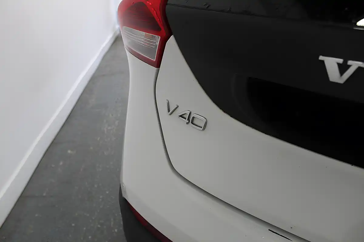 Used 2015 Volvo V40 Cross Country Lux White - Interior and Exterior details 11