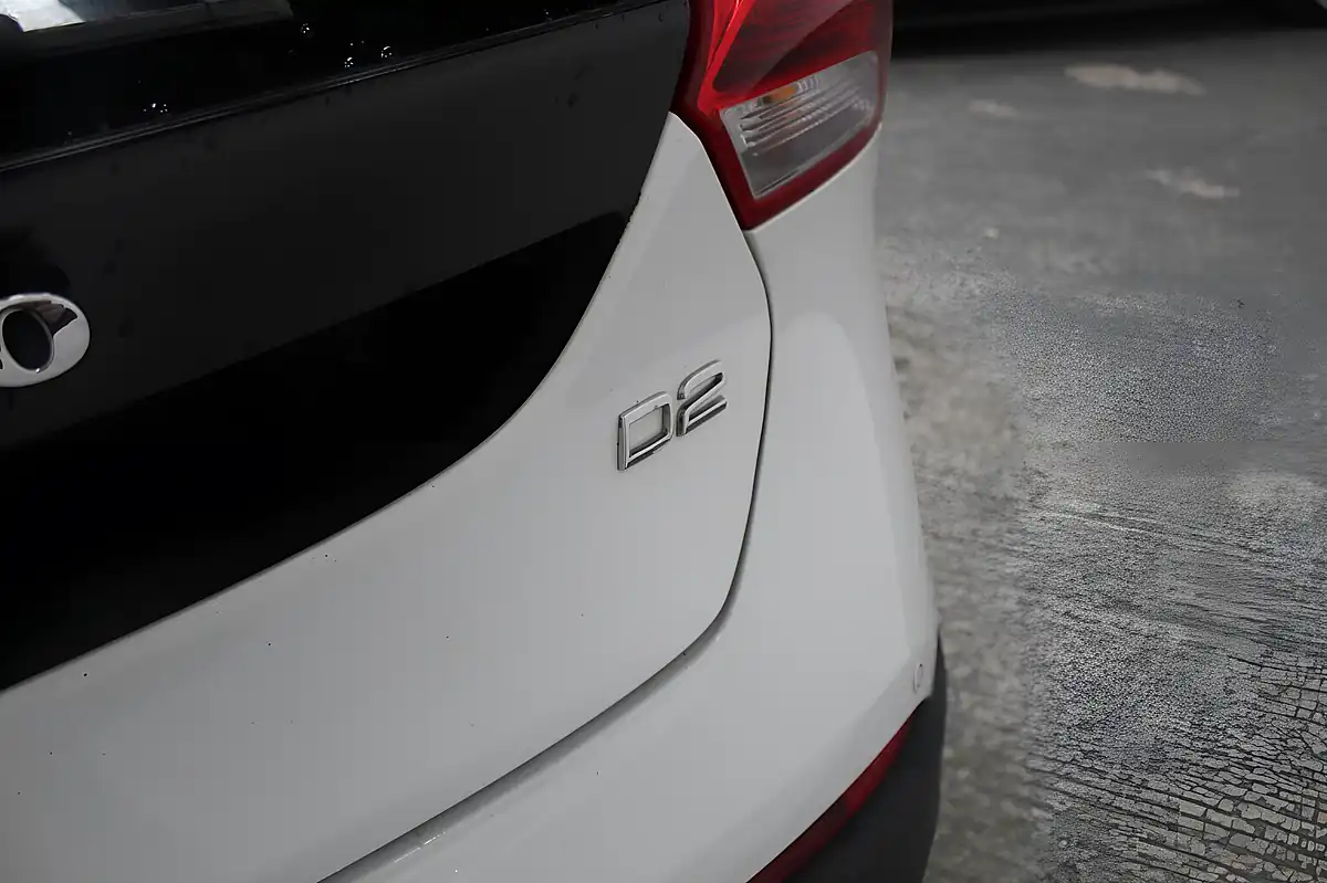 Used 2015 Volvo V40 Cross Country Lux White - Interior and Exterior details 12