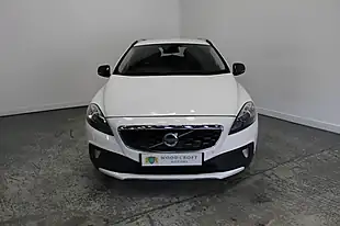 Used 2015 Volvo V40 Cross Country Lux White - Interior and Exterior details 9